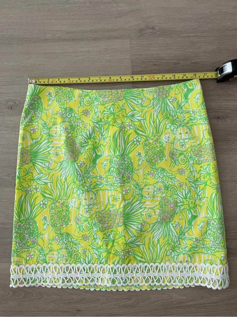 Vintage Lilly Pulitzer Yellow Pineapple-Print Mini Skirt with White Lace Trim